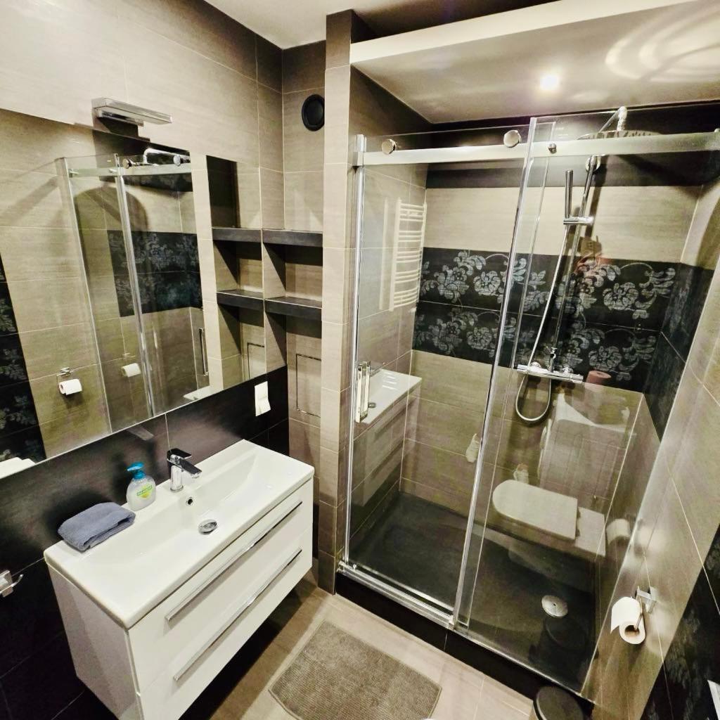 Apartament Z Widokiem Na Wawel W Centrum Miasta Cracóvia Exterior foto